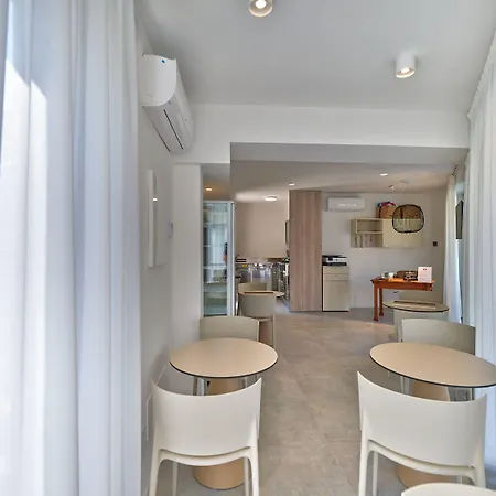 Villa San Zeno Rooms-3